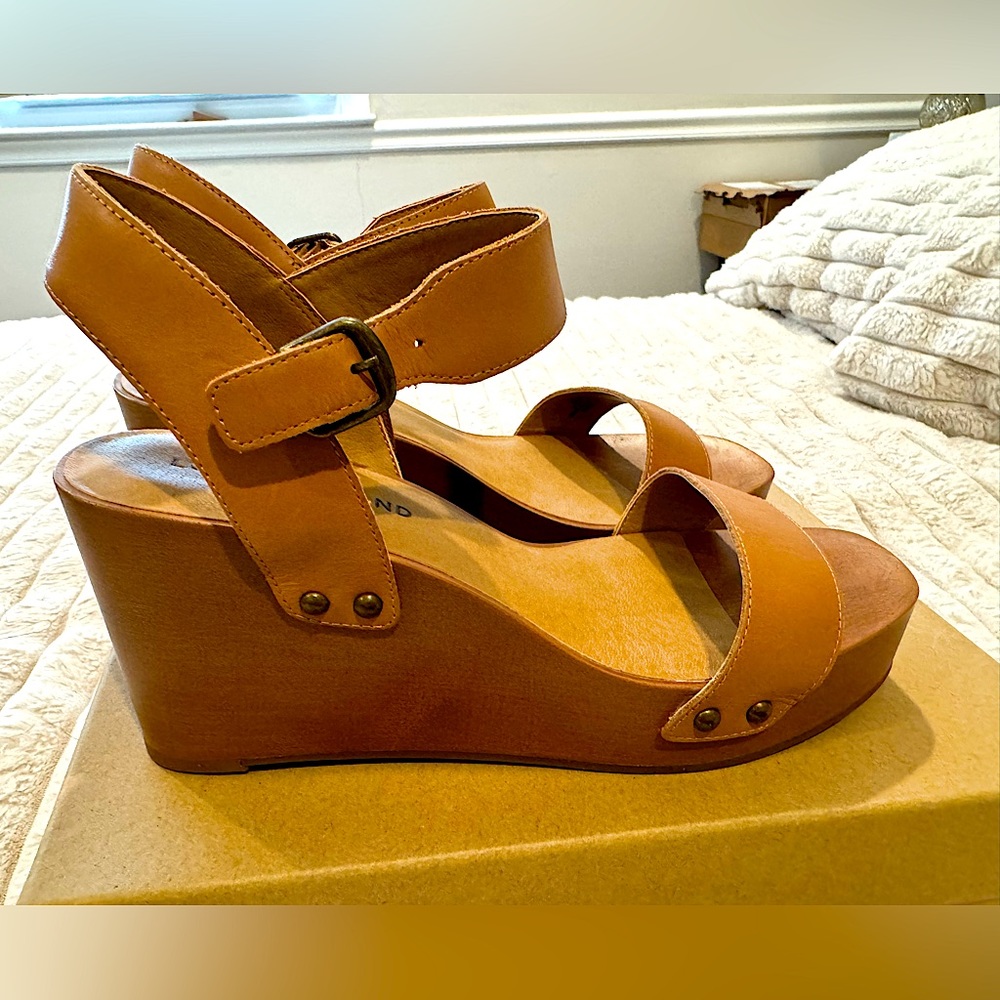 LUCKY Brand wedges size 8 . With wood bottom sole
